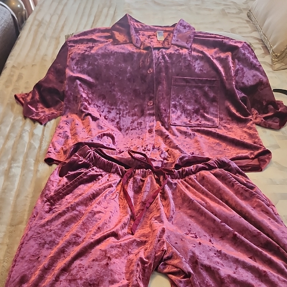 Velvet Pajama Set in Rich Rose